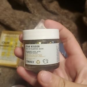 Truly star kisser lip plumping mask